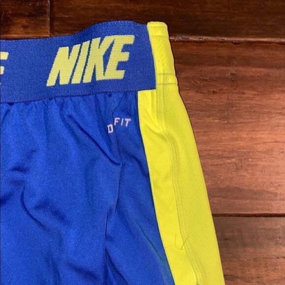 Nike Boys Shorts   - Picture 4 of 4